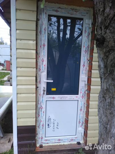 Дверь пластиковая пвх входная