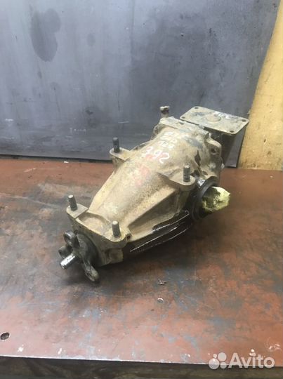 Редуктор задний mercedes w123 3.92