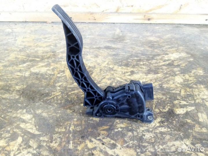 Педаль газа Ford Fusion