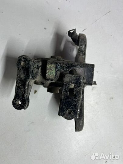 Опора двигателя передняя левая Toyota Corolla E150