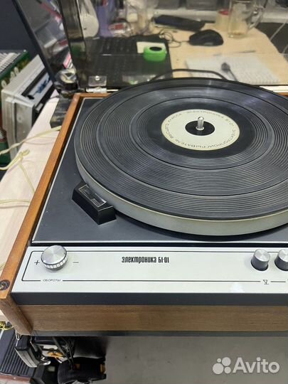Электропроигрыватель высшего «Электроника Б1-01»