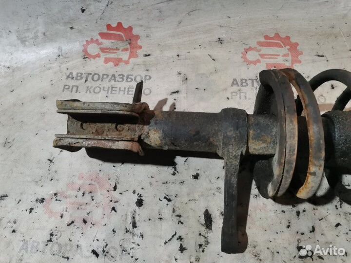 Стойка подвески передняя правая Лада 2110 21114