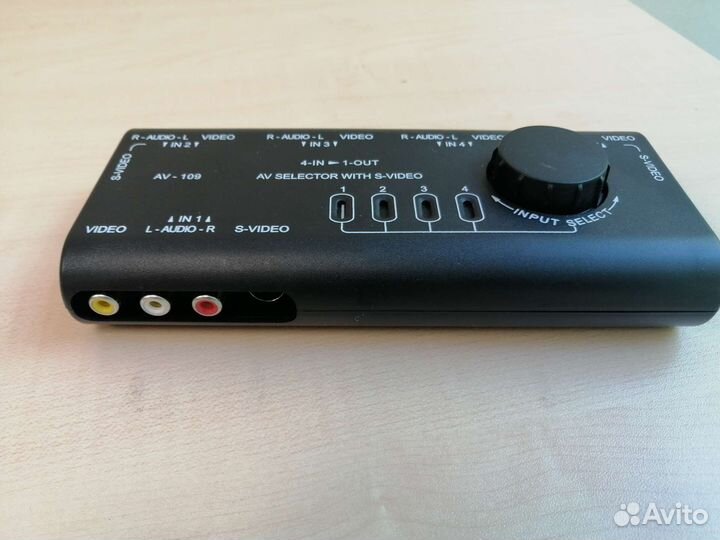 AV коммутатор (switch) тюльпан, S-video 4in 1out