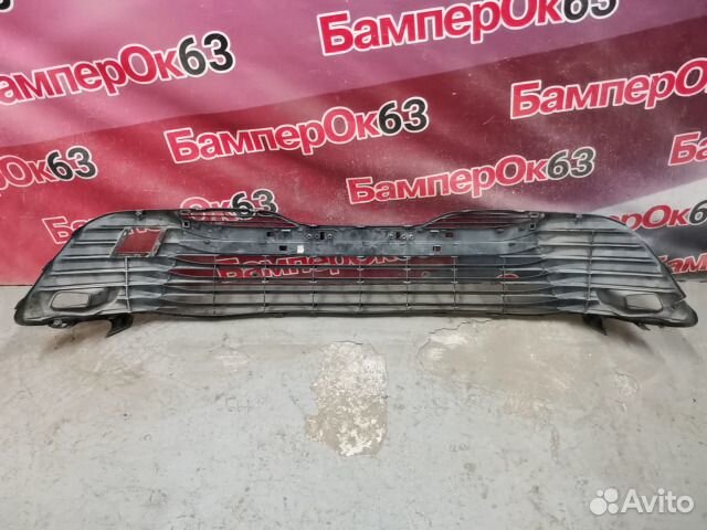 Решетка бампера Toyota Camry