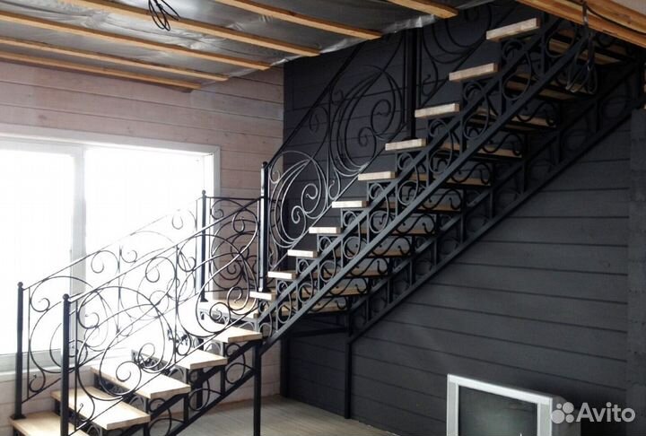 Лестница в коттедж