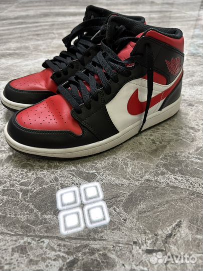Nike air jordan 1 mid bred toe