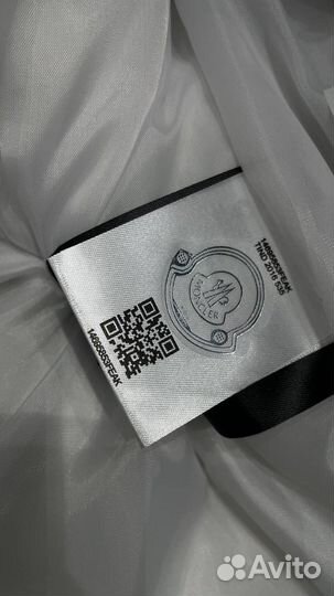 Жилетка moncler с капюшоном