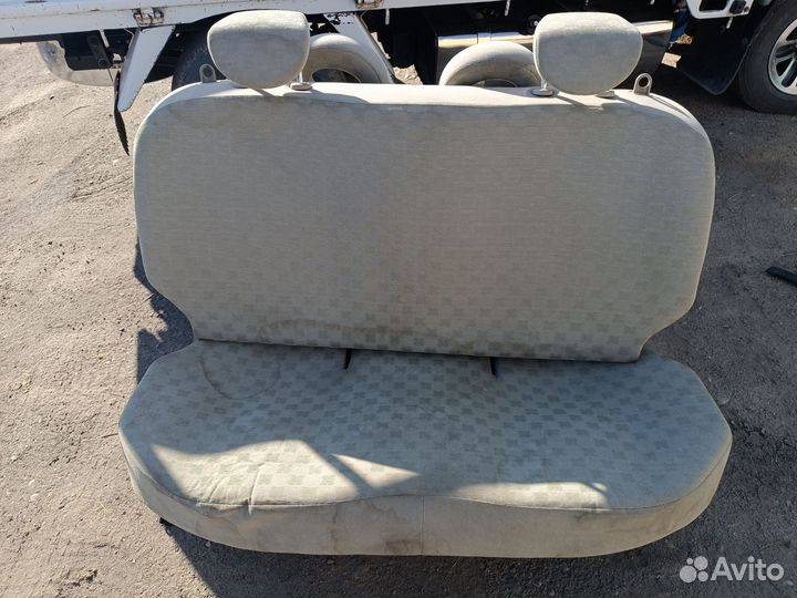 Сиденья Nissan March