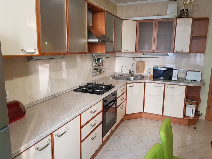 4-к. квартира, 110 м², 1/9 эт.