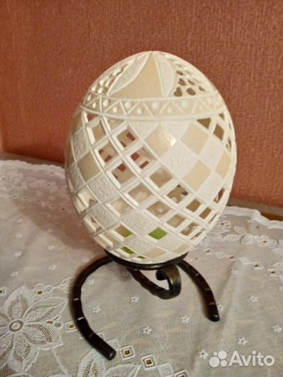 Резное страусиное яйцо