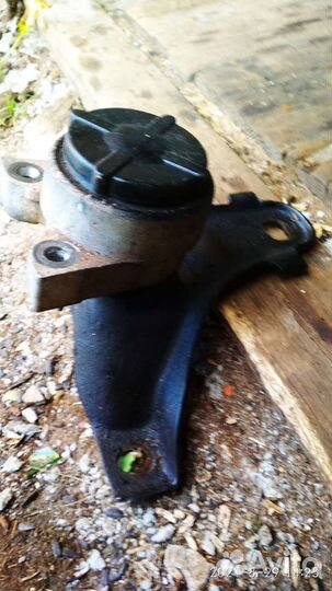 Подушка двигателя с кронштейном форд фокус 1 split