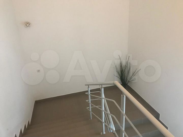 Помещение свободного назначения, 183 м²