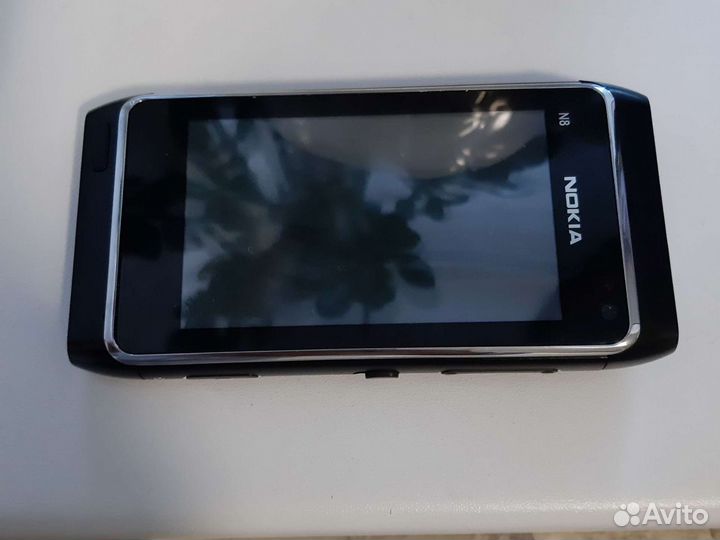 Телефон Nokia N8