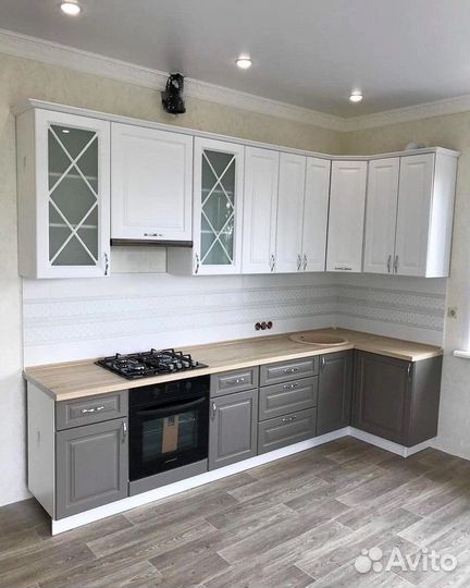 Один из вариантов бюджетной угловой кухни