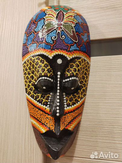 Маска с ручной росписью