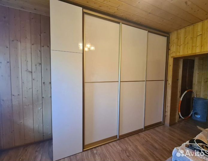 Изготовление гардеробных на заказ