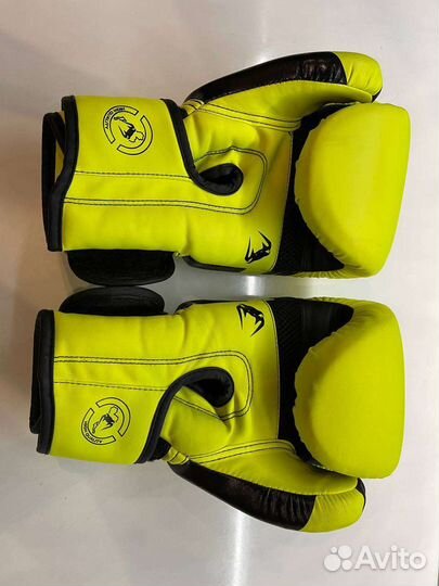 Боксерские перчатки venom 14oz