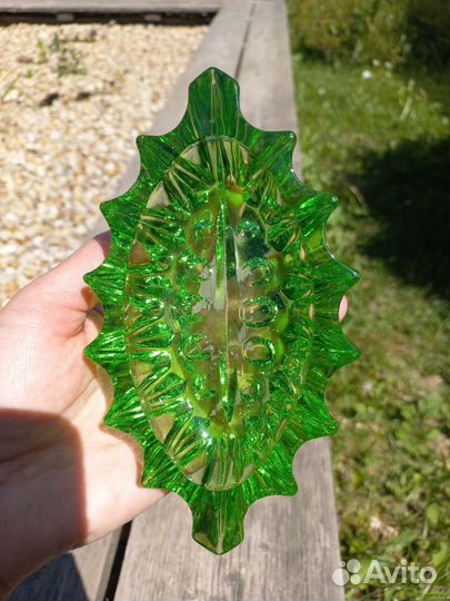 Икорница/вазочка/пепельница зелёное стекло