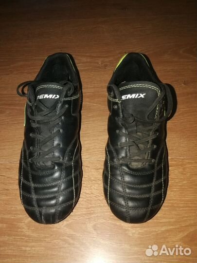 Детские футбольные бутсы 35 размер