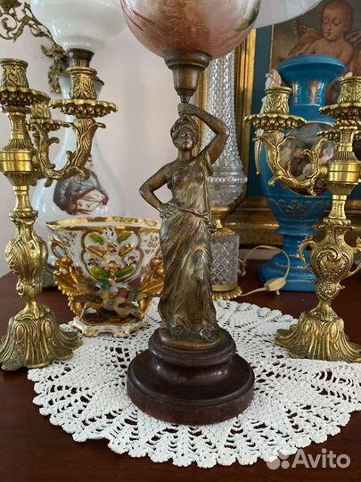 Антикварная керосиновая лампа. Франция