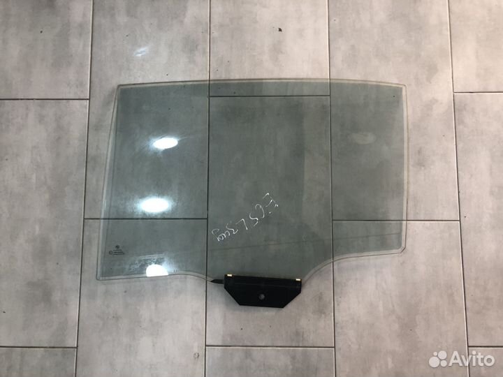 Стекло двери задней левой BMW E65 / бмв Двойная