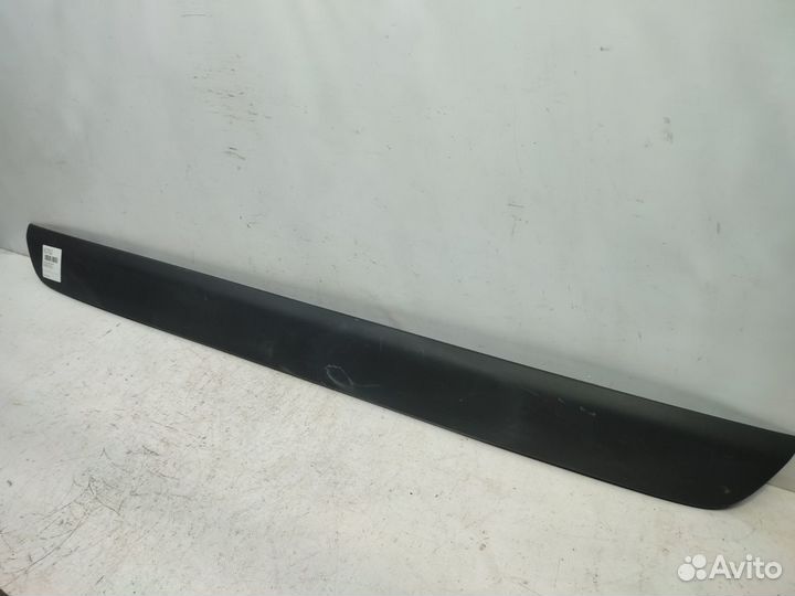 Накладка крышки багажника Toyota Rav4 XA50 2018