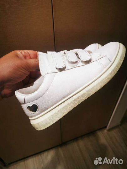 Кроссовки для девочки