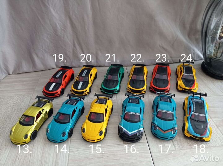 Машинки металлические модельки1:36