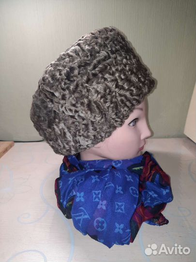 Шапка женская из каракуля зимняя