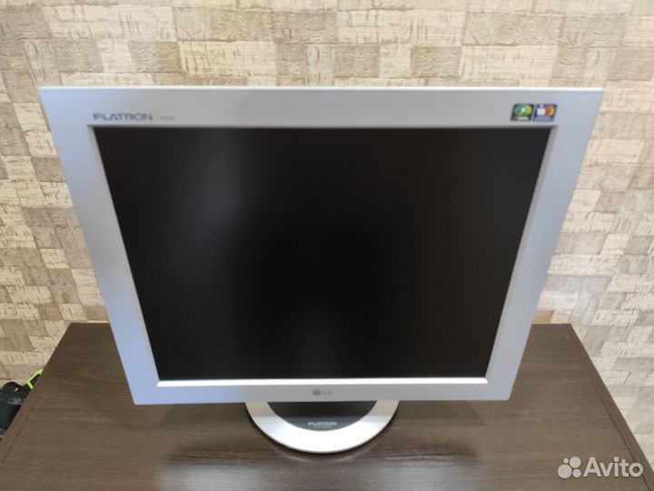 Монитор LG Flatron L1930B