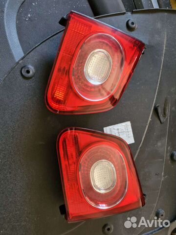 Фонарь в крышку багажника правый Volkswagen Tiguan