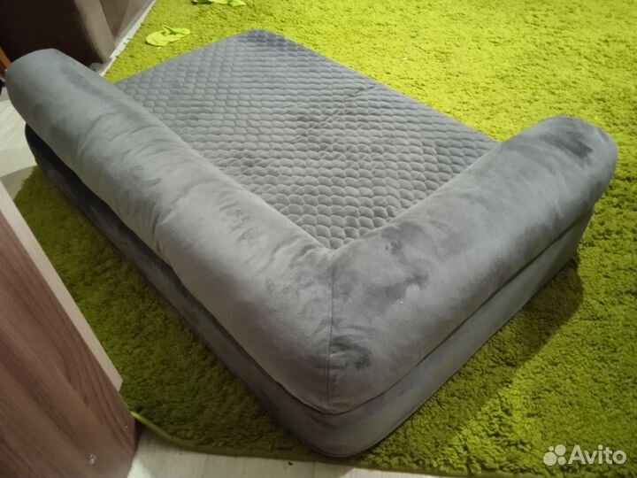 Диван для животных