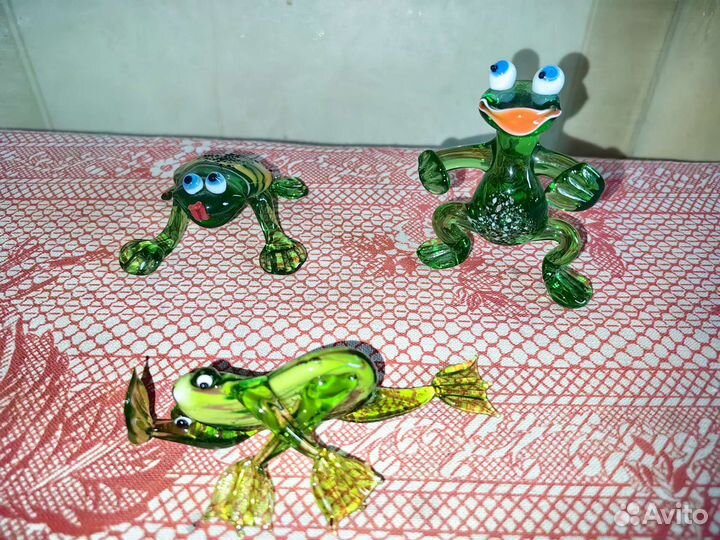 Лягушка стекло