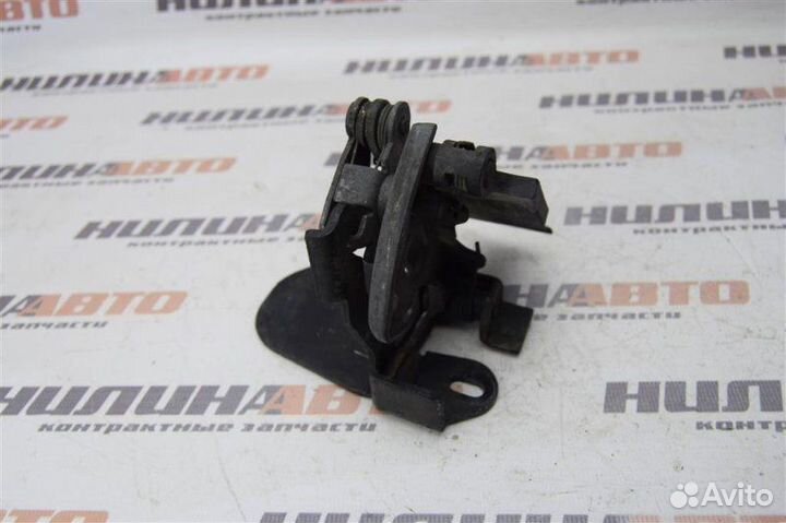 Замок капота (ответная часть) Mercedes W203 седан