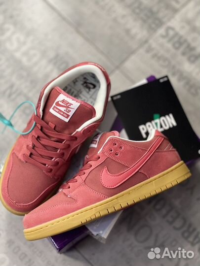 Nike sb dunk low red plum
