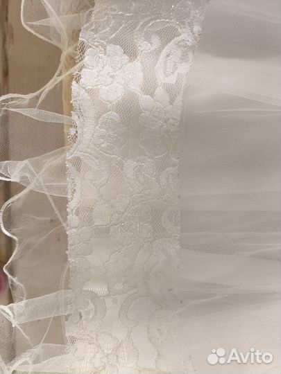 Платье для девочки четырех,пяти лет