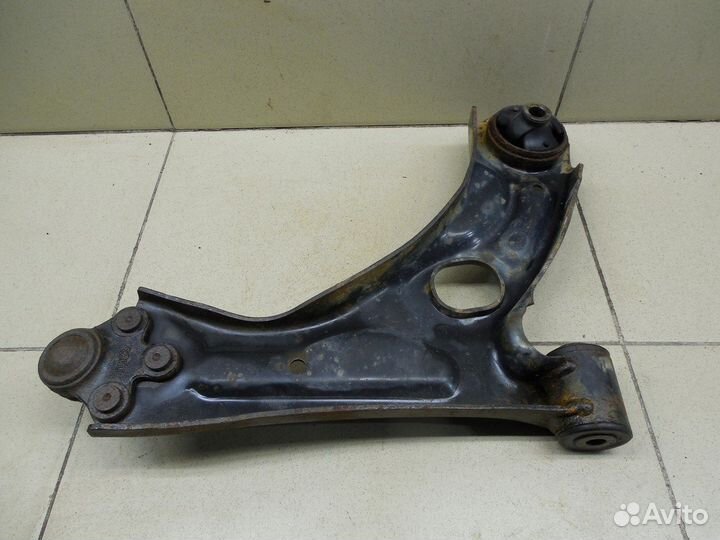 Рычаг передний левый Aveo (T300) 2011