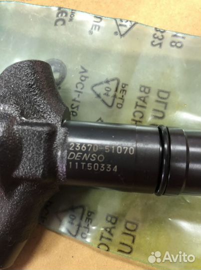 Форсунка топливная Toyota Land Crauser 0950009850