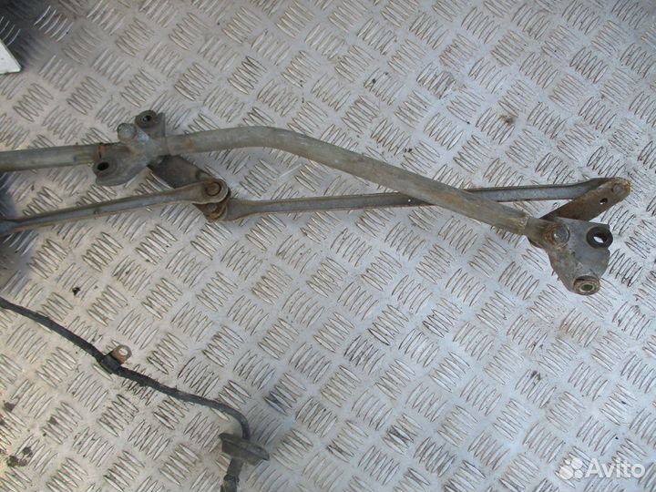 Трапеция стеклоочистителей Крайслер Вояджер