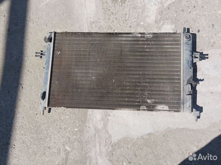 Радиатор охлаждения двигателя Opel astra g