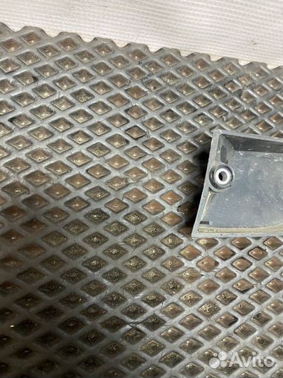 Накладка ручки двери правая 82412203