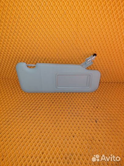 Козырек солнцезащитный правый Mazda 3 BM