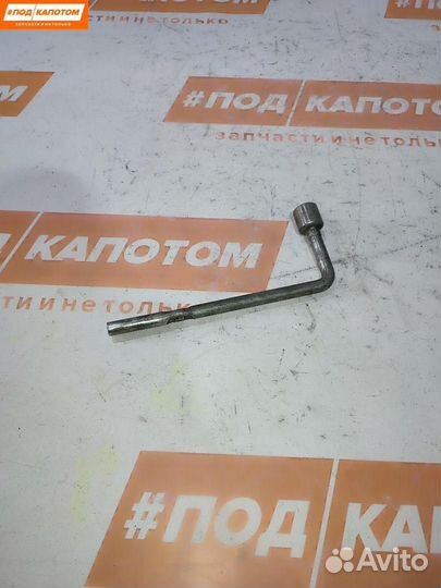 Ключ колесный (балонный) Chevrolet Cruze 2010