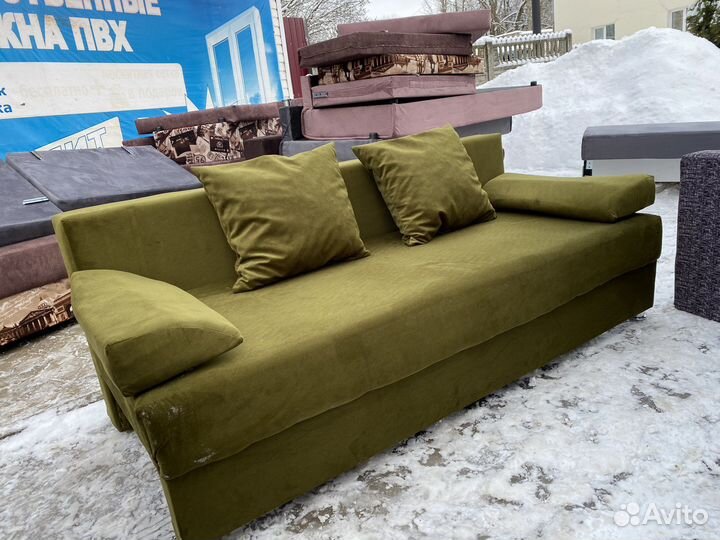 Диван болотный цвет