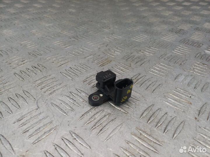 Датчик положения коленвала Mitsubishi Dion 2.0