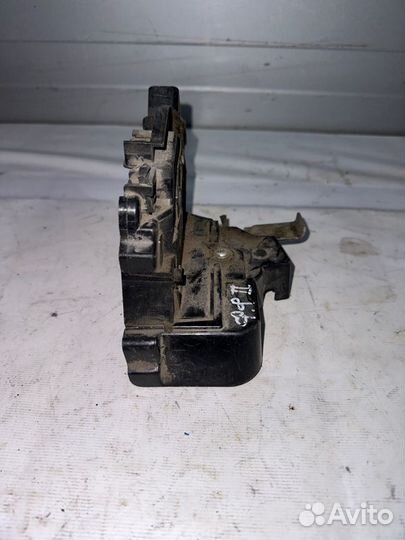 Замок двери задний правый Ford Focus CB4 2008