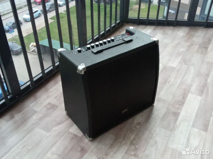 Усилитель для бас гитары