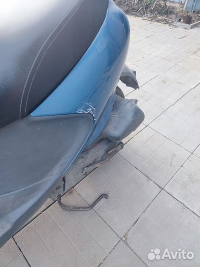 Suzuki lets 4 скутер