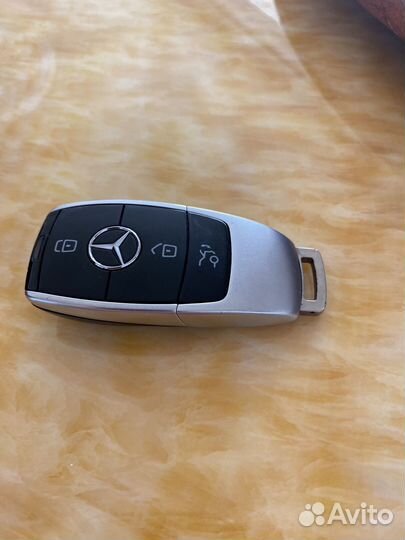 Оригинальный ключ от Mersedes e213