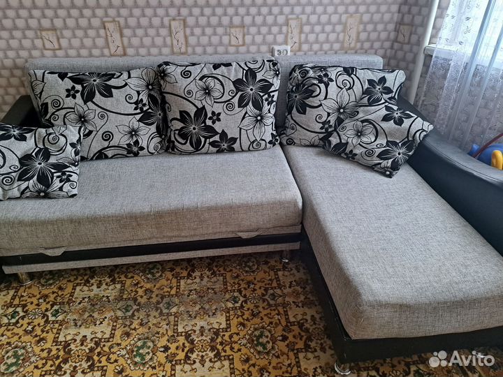 Угловой диван